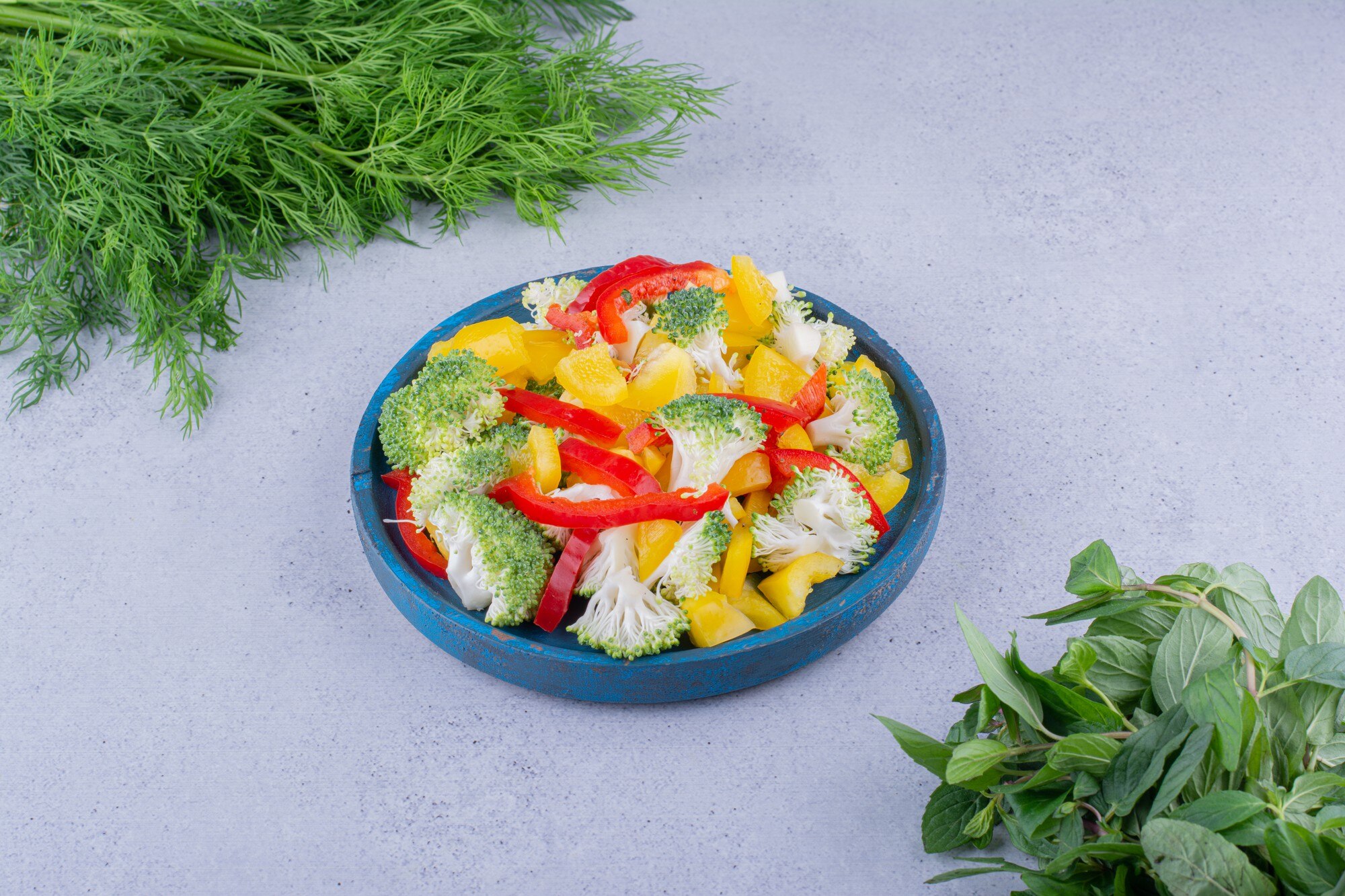 Hidangan sayur-sayuran segar